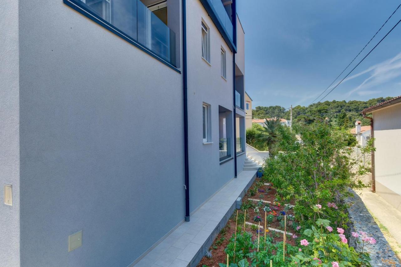 Apartments Hemetek Veli Losinj Ngoại thất bức ảnh