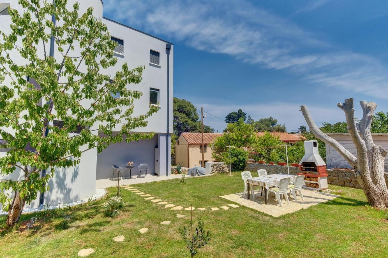 Apartments Hemetek Veli Losinj Ngoại thất bức ảnh