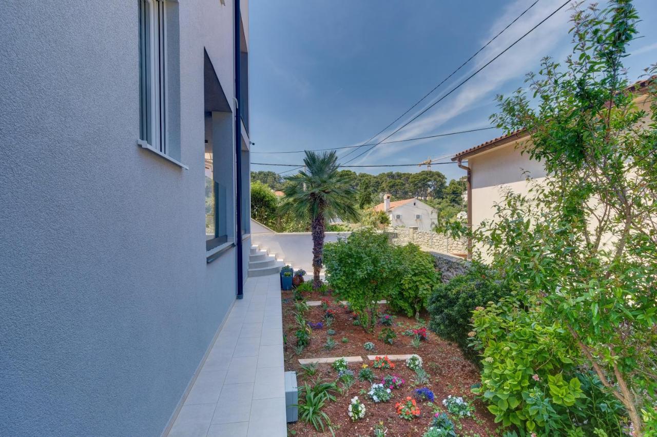 Apartments Hemetek Veli Losinj Ngoại thất bức ảnh