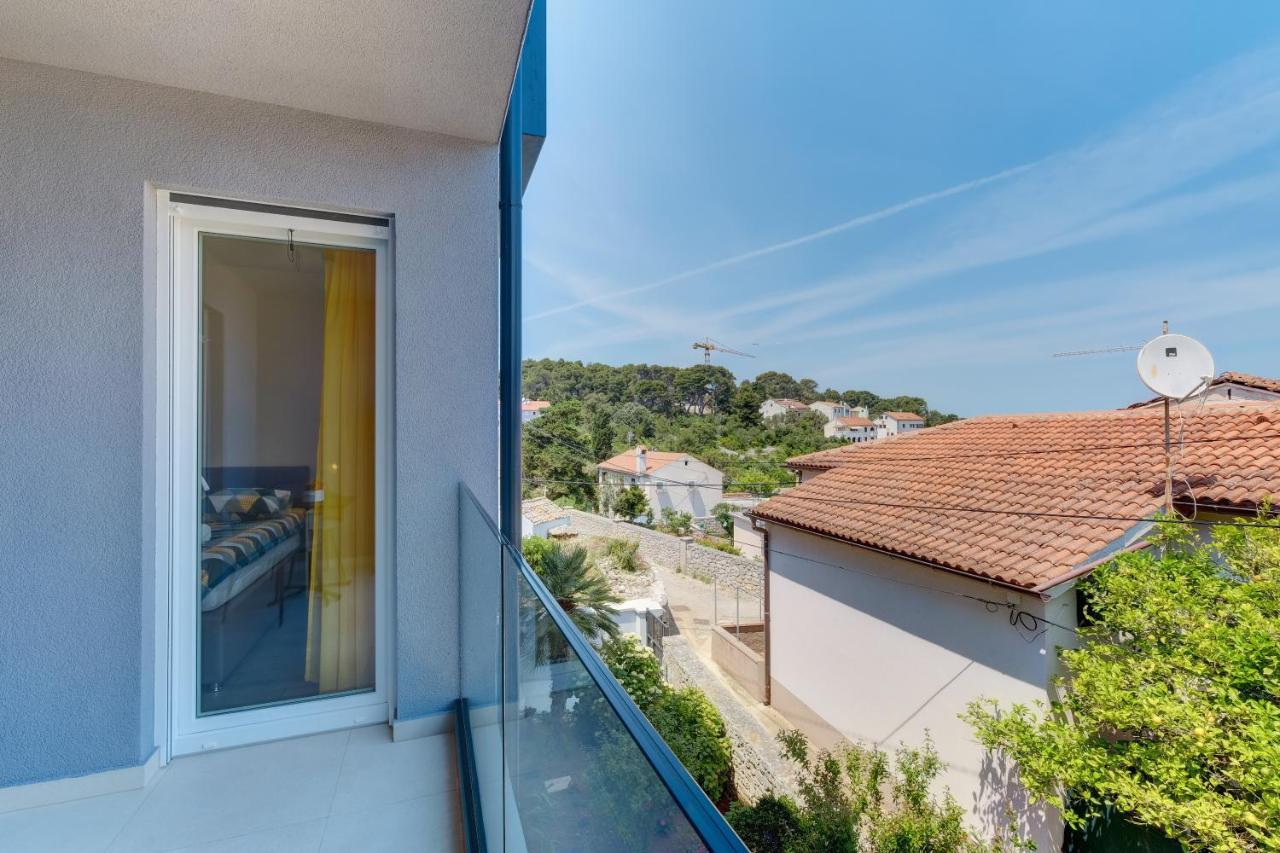 Apartments Hemetek Veli Losinj Ngoại thất bức ảnh