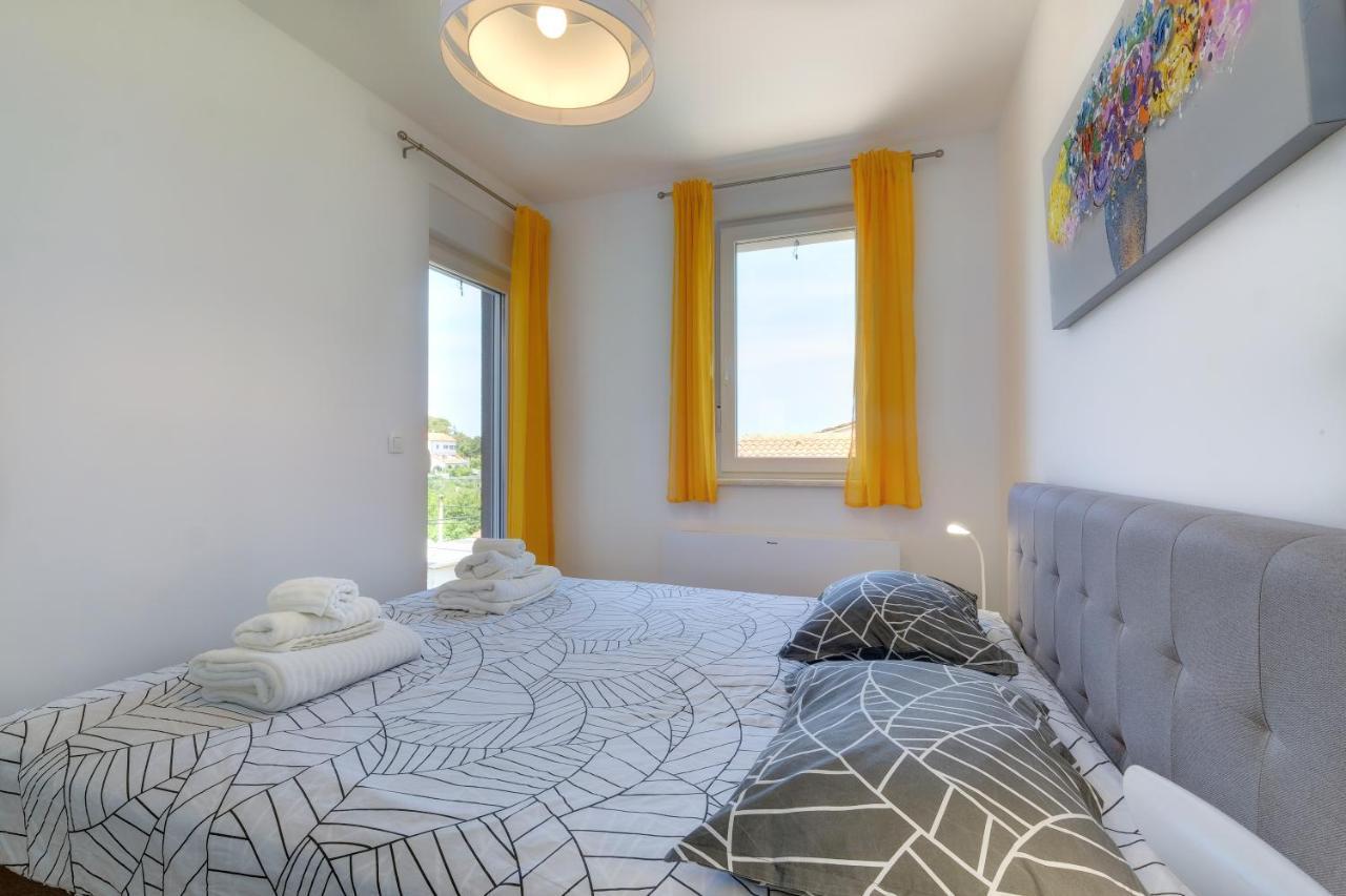 Apartments Hemetek Veli Losinj Ngoại thất bức ảnh