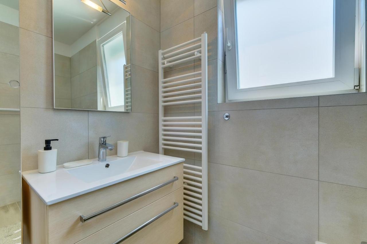 Apartments Hemetek Veli Losinj Ngoại thất bức ảnh