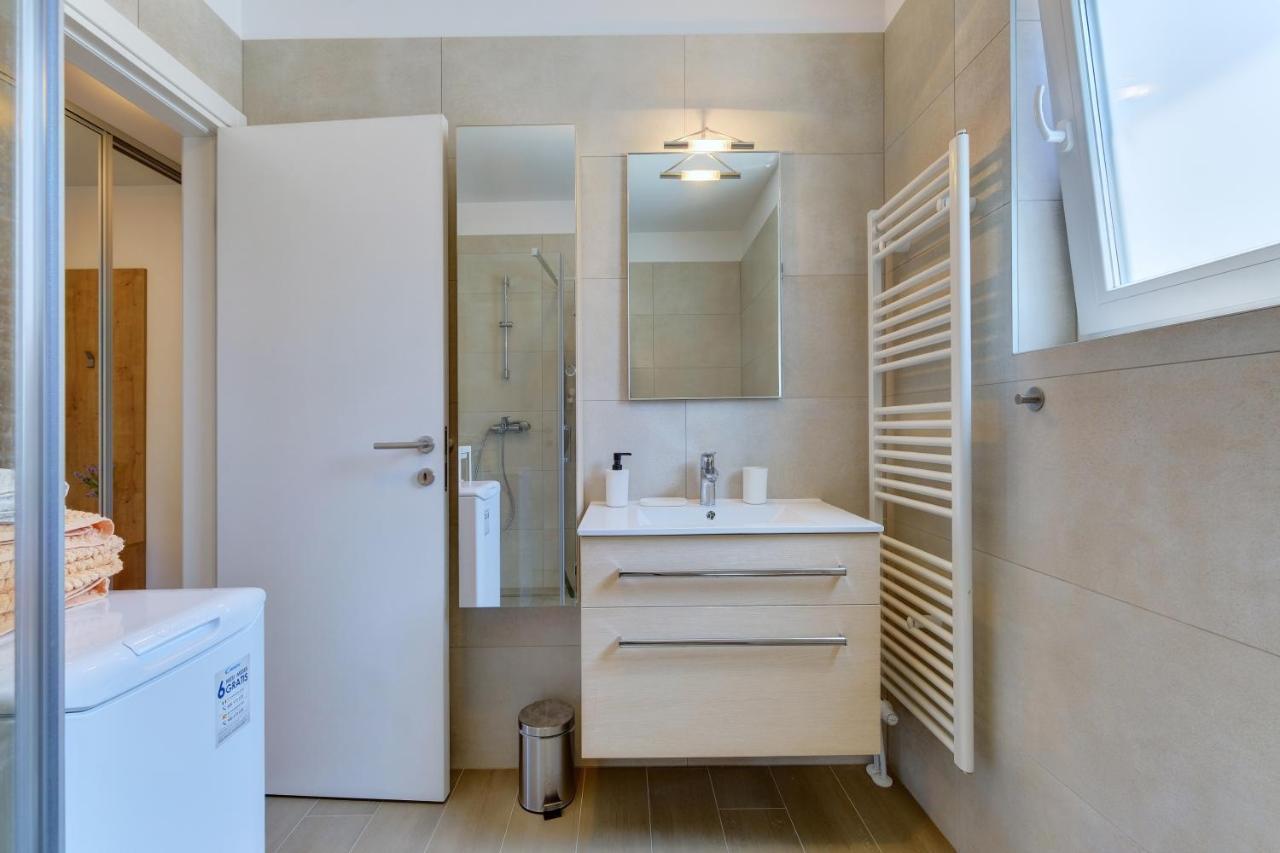 Apartments Hemetek Veli Losinj Ngoại thất bức ảnh