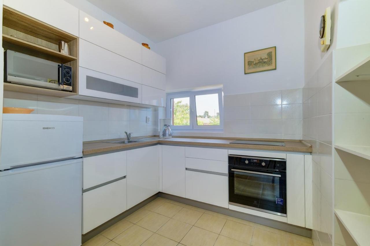 Apartments Hemetek Veli Losinj Ngoại thất bức ảnh