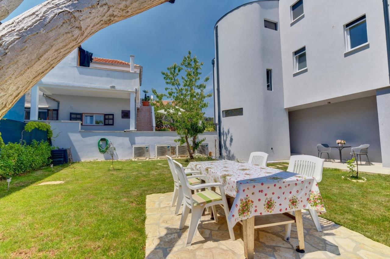 Apartments Hemetek Veli Losinj Ngoại thất bức ảnh
