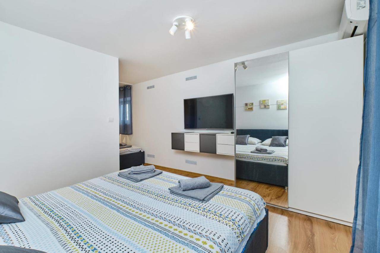 Apartments Hemetek Veli Losinj Ngoại thất bức ảnh