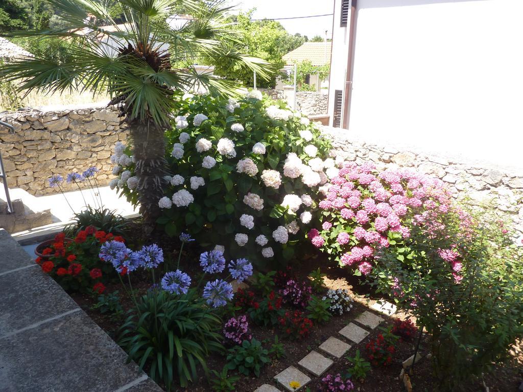 Apartments Hemetek Veli Losinj Ngoại thất bức ảnh